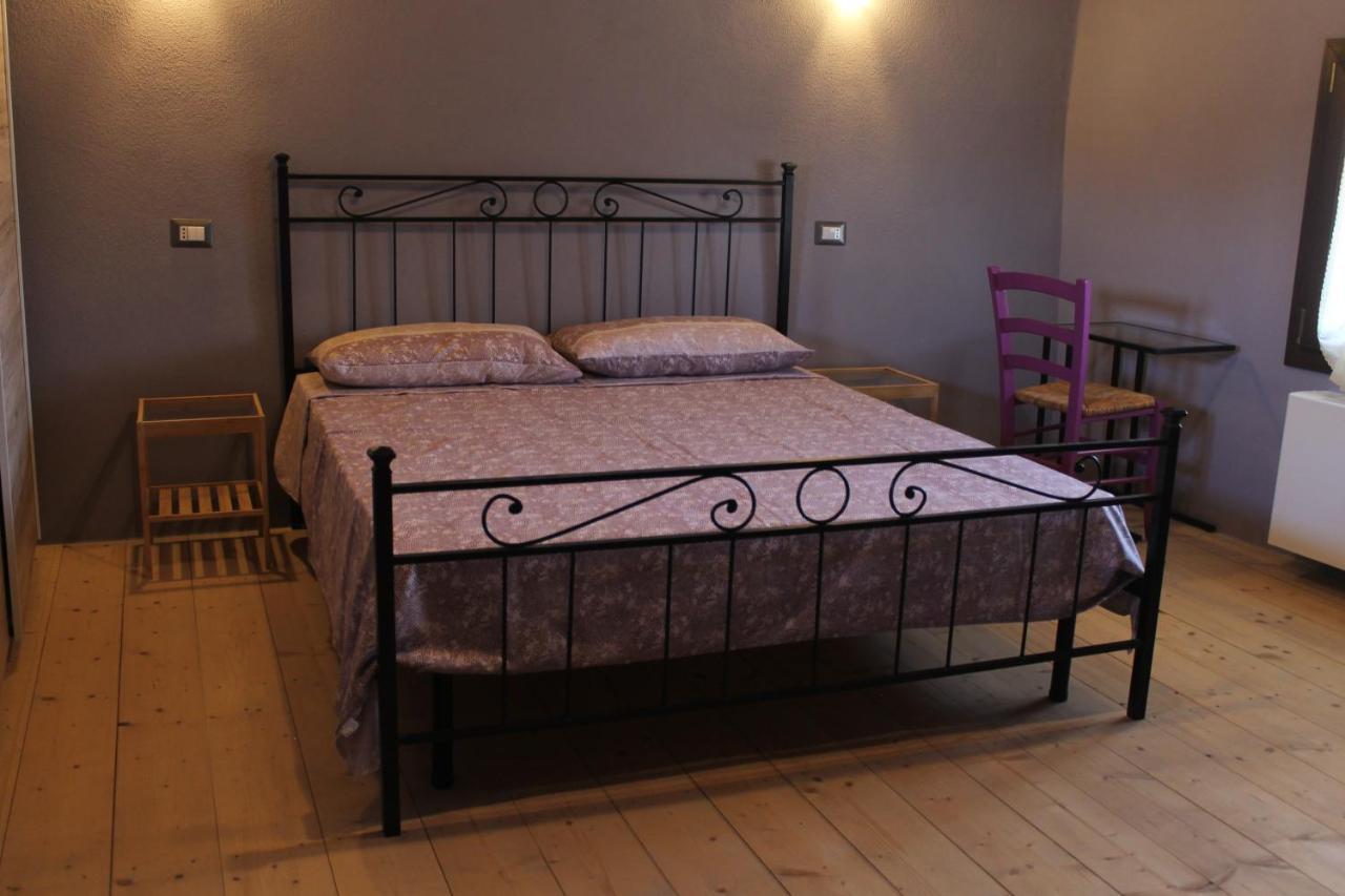 Sa Domu Beccia B&B Uras Exterior photo