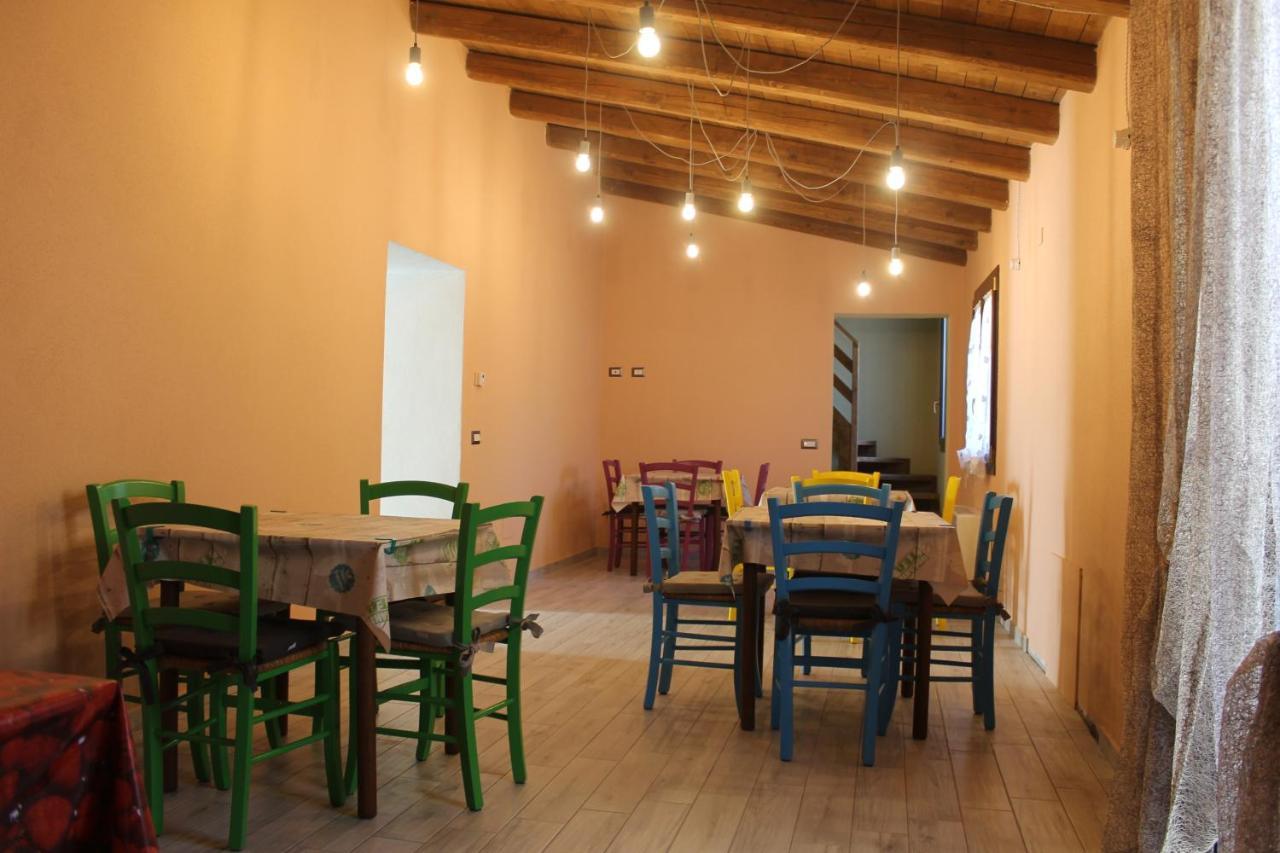 Sa Domu Beccia B&B Uras Exterior photo